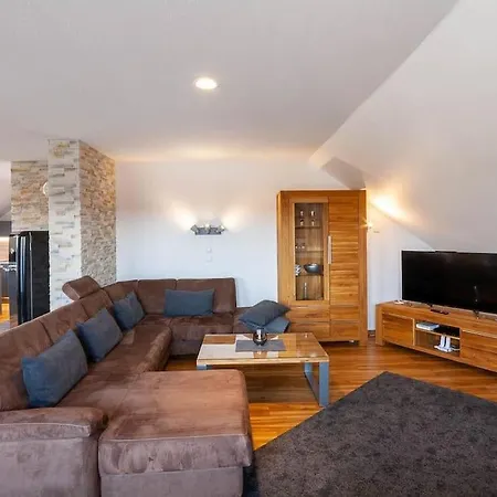 Bergloft Mit Balkon Lejlighed